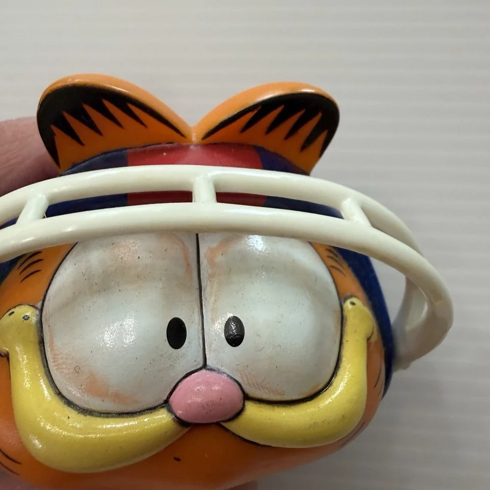 Vintage Garfield NY Giants Football Helmet Enesco Christmas Ornament